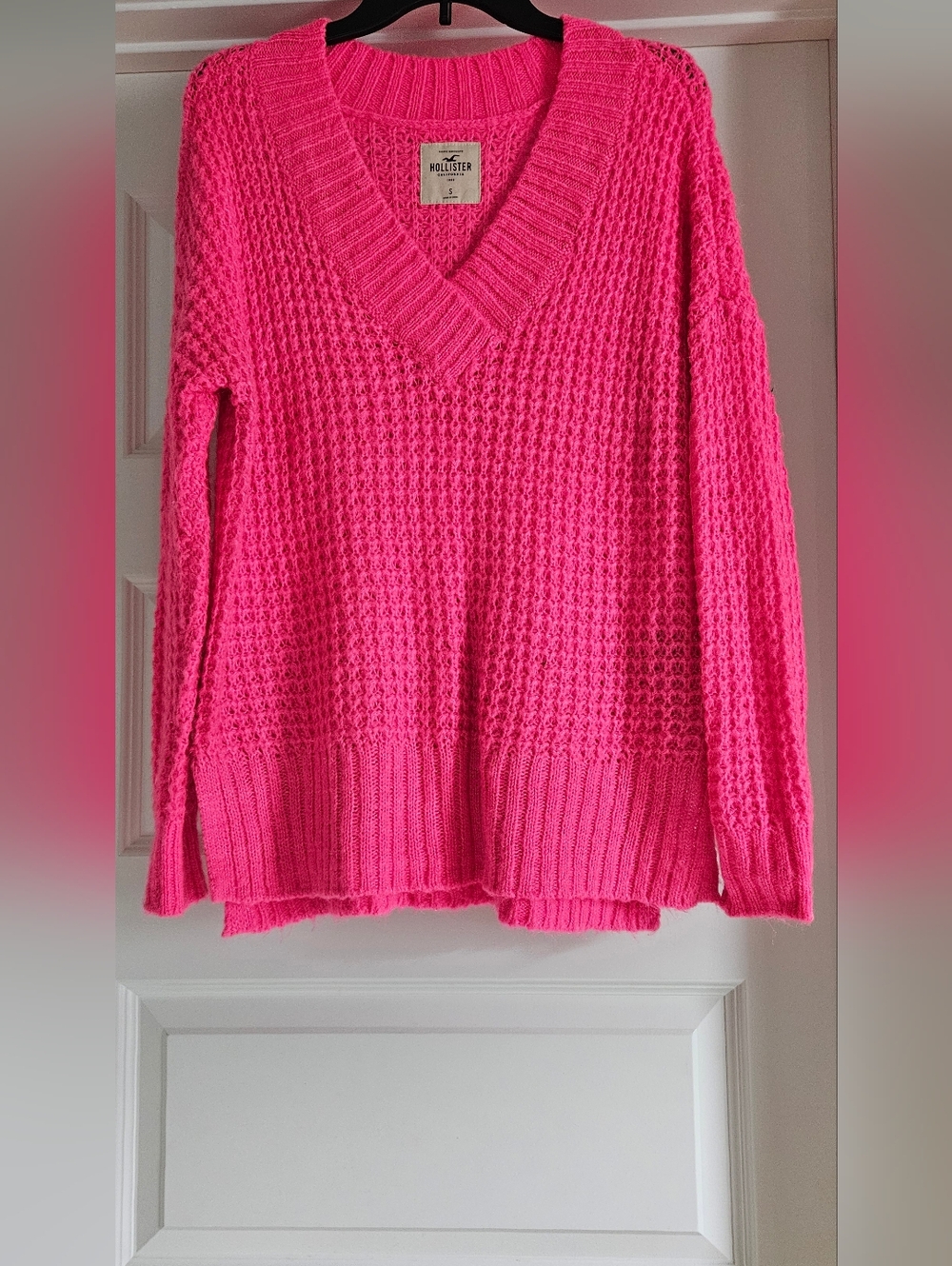 Hollister Women's V-Neck Chunky Knit Sweater - Bright Pink